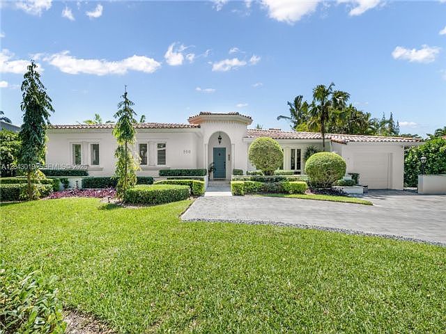 1st image of 550 Jeronimo Dr