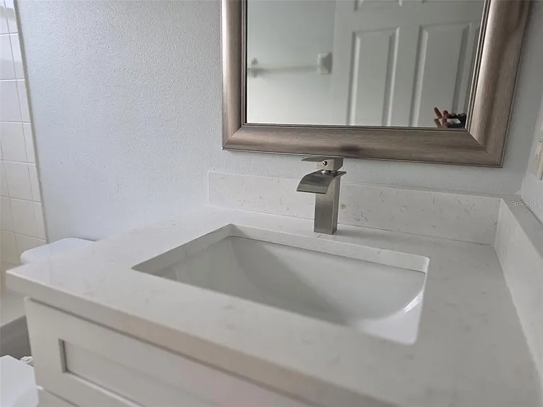 135 S Roma Way — Photo 9