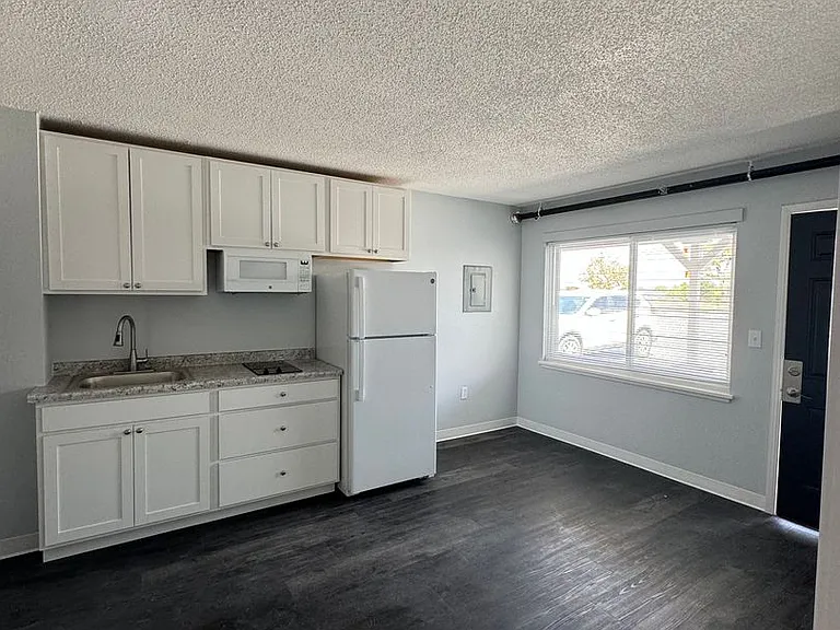 304 E Pancake Blvd — Photo 29