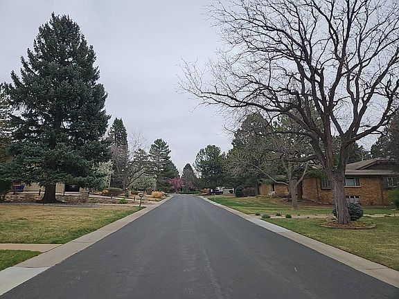 5th image of 2002 E Green Oaks Dr