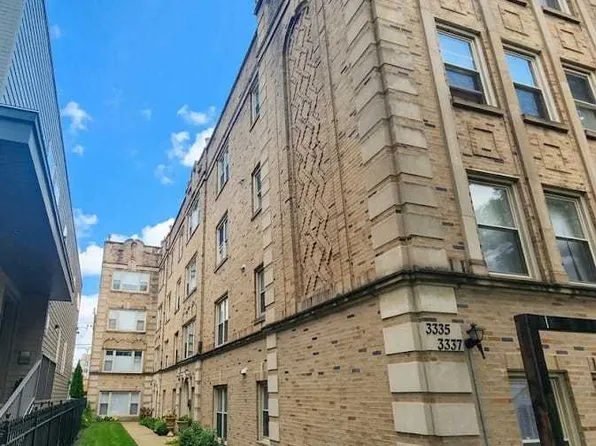 3335 W Belle Plaine Ave APT 3A, Chicago, IL 60618