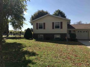 504 W Garfield St, New Hampton, IA 50659