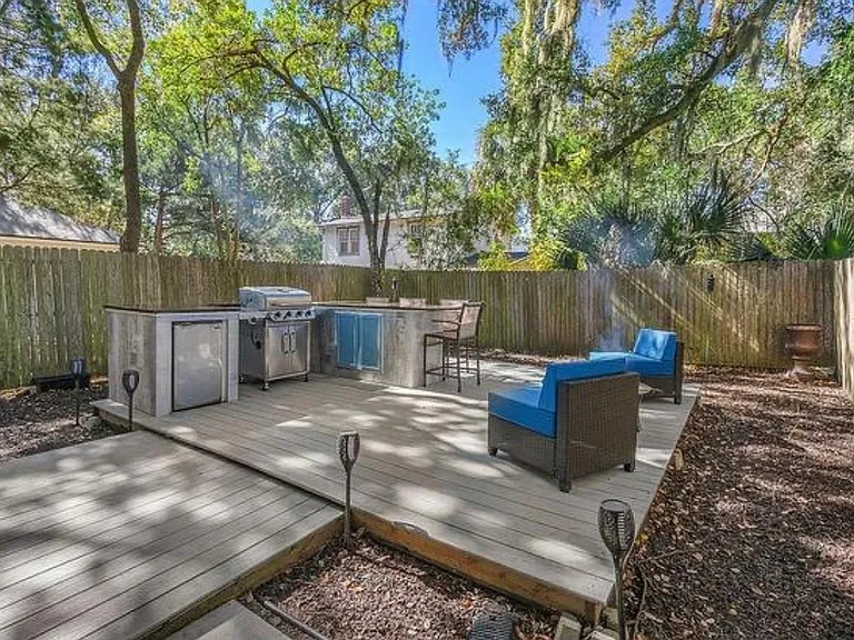 1514 Flagler Ave — Photo 9