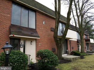 100 E Glenolden Ave #12, Glenolden, PA 19036