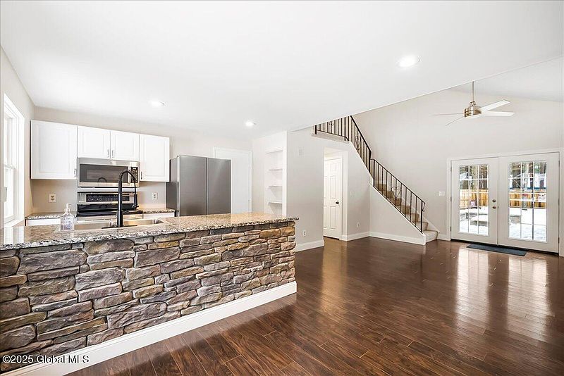 2nd image of 50 Pepper Bush Place