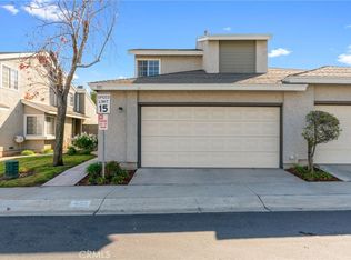 881 Live Oak Pl, Corona, CA 92882