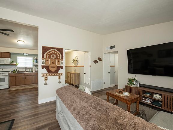 4th image of 332 W Spring Lane