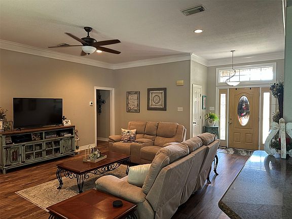 4th image of 394 Sunland Park