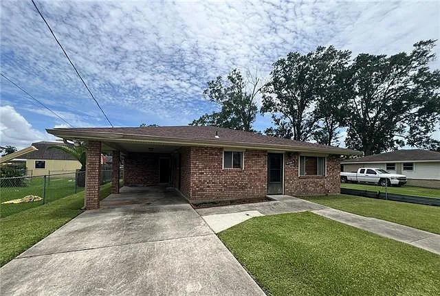 2745 Annette Dr