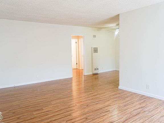 4th image of 4556 Hazeltine Ave APT 5