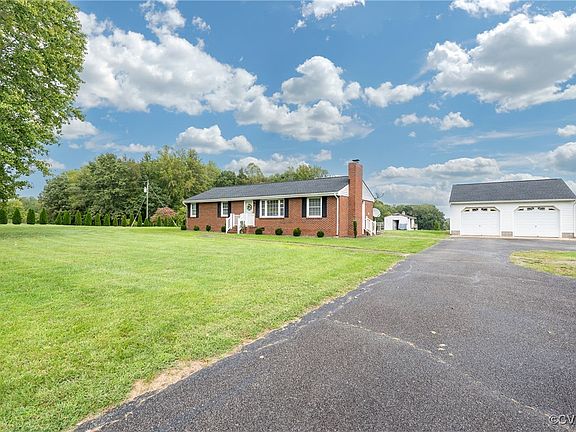 2nd image of 128 W Chapel Dr