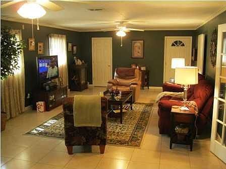 5th image of 628 Creswell Ln