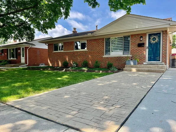 429 N Batchewana St, Clawson, MI 48017