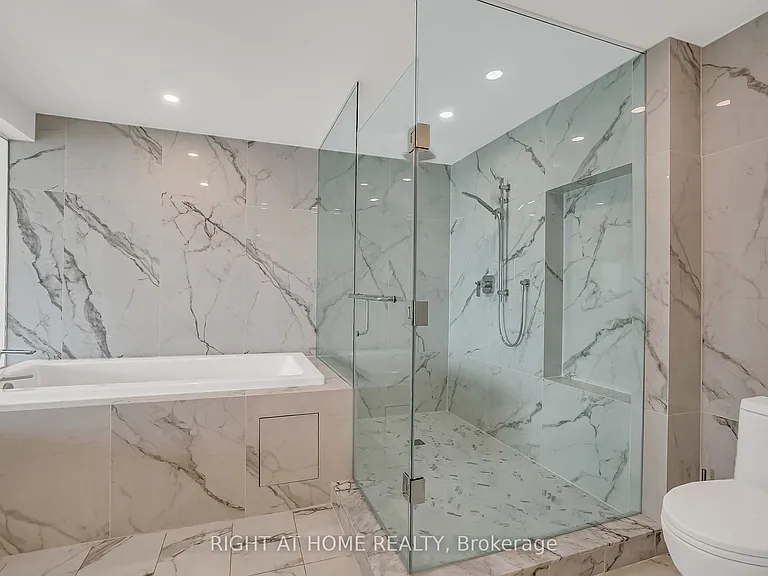 99 Harbour Sq #3008 — Photo 33
