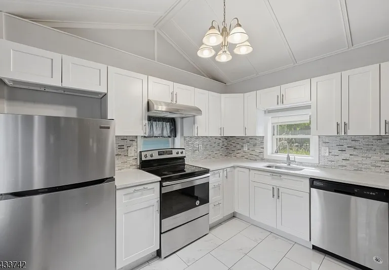 33 Hillside Ave — Photo 1