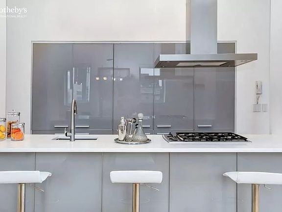 4th image of 420 W 25th St APT 8H