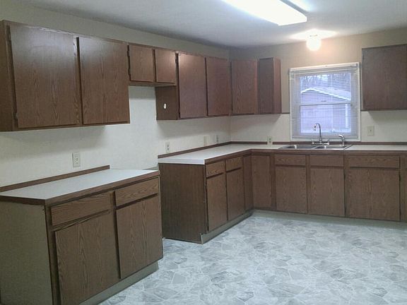 2nd image of 3811 Evanston Ave