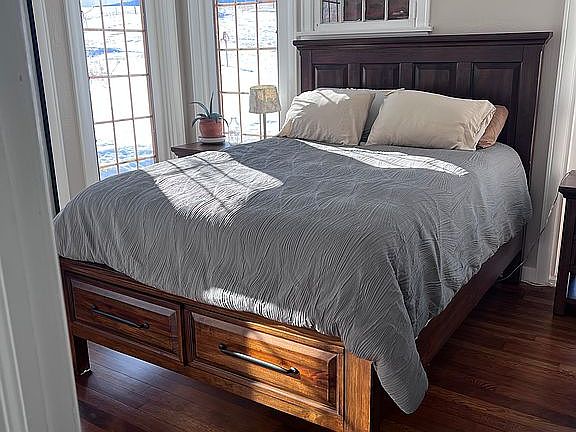 2nd image of 581 Willow Creek Rd