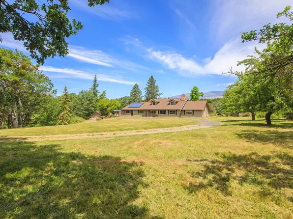 765 Reiten Dr, Ashland, OR 97520