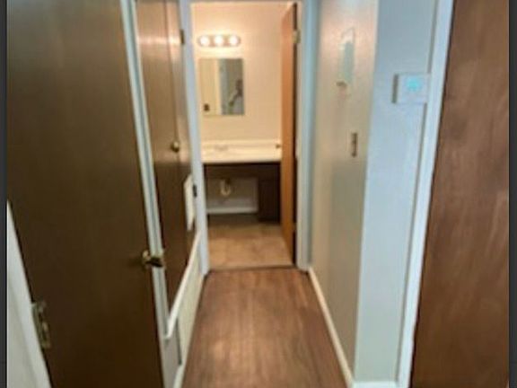 4th image of 3907 N Rockwell Ave #217
