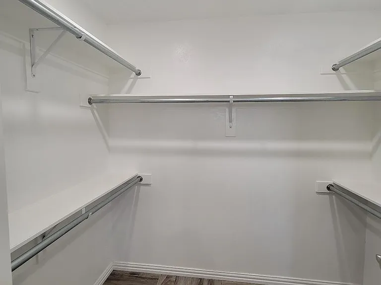 117 E Valley Dr — Photo 14