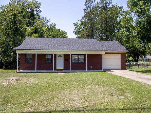 507 N Miller St, Clarksville, AR 72830