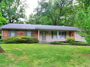 2327 W Cape Rock Dr, Cape Girardeau, MO 63701
