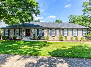 10903 Falkirk Rd, Douglass Hills, KY 40243