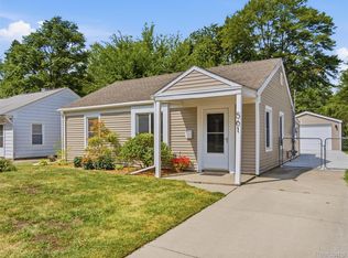 561 Stratford Rd, Ferndale, MI 48220