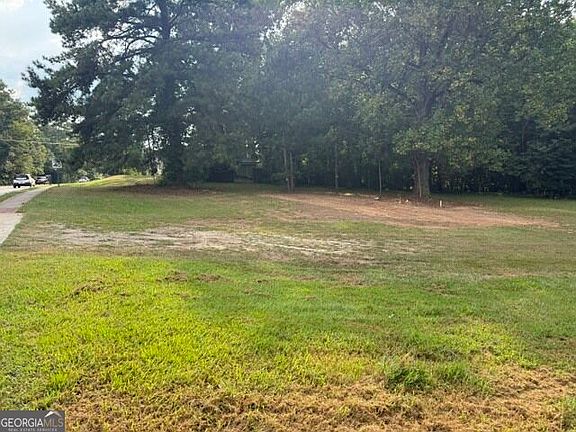 3rd image of 35 Russell Rd