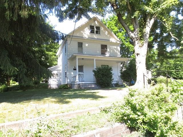 1st image of 458 Murray St