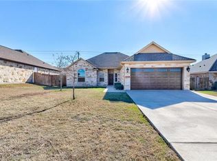 209 Jake Dr, Jarrell, TX 76537