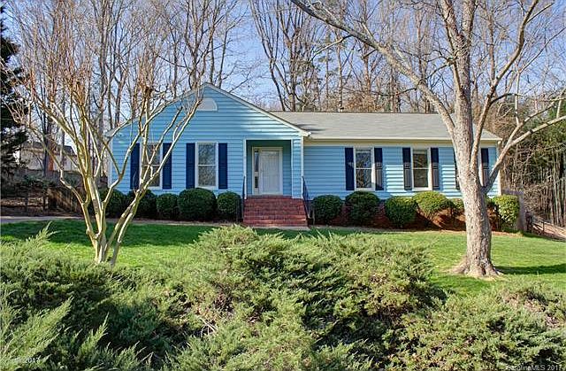 1st image of 9404 Wenlock Cres