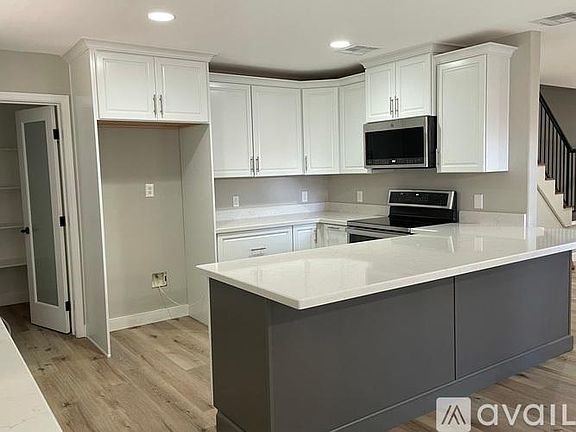 2nd image of 21836 N 41st St