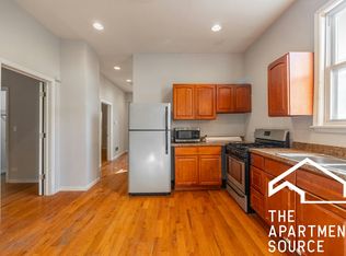 2416 N Maplewood Ave #1F, Chicago, IL 60647