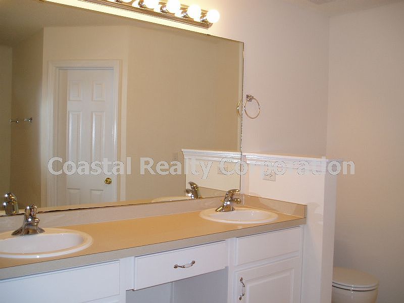 2nd image of 1618 Trent St
