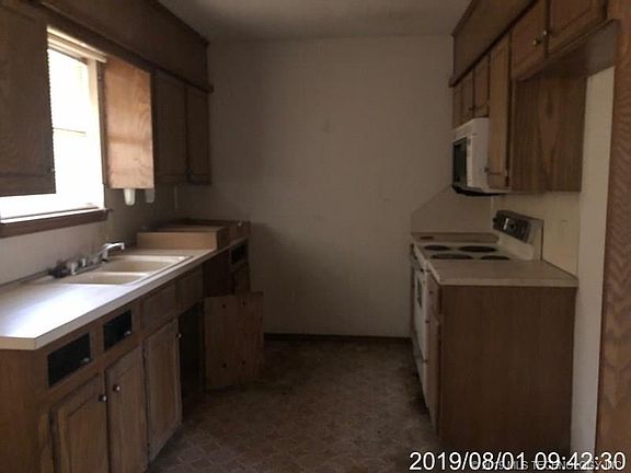 5th image of 102 E Jackson Ave S