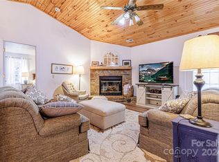 518 Fontana Ridge Rd, Bryson City, NC 28713