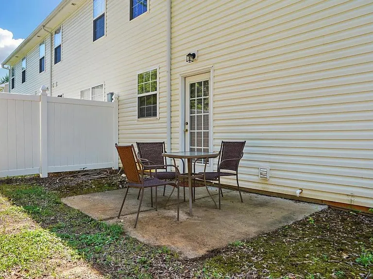 7420 Abigail Glen Dr — Photo 29