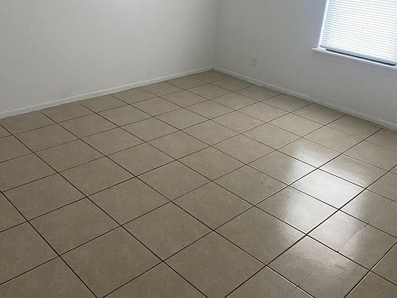 2nd image of 510 N Monroe St #8