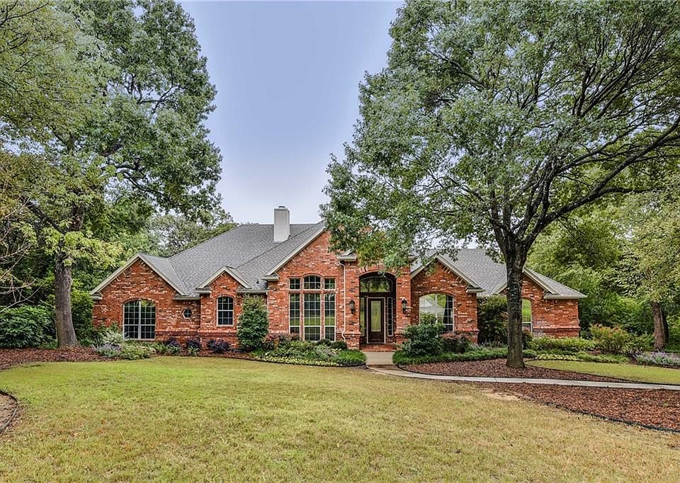 1st image of 121 Copperwood Dr