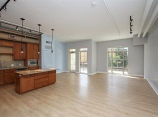 1616 Fountain View Dr APT 205, Houston, TX 77057