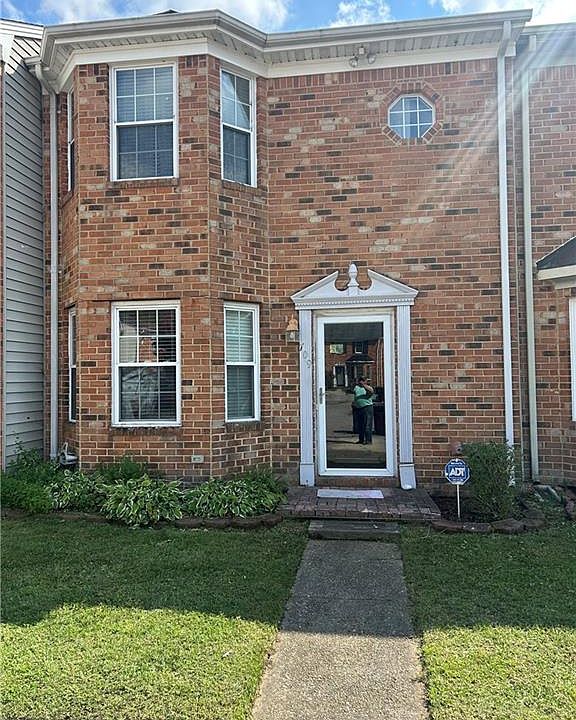 1st image of 709 Montrose Ct