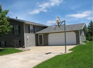 602 10th Ave NW, Dodge Center, MN 55927