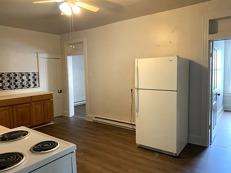 204 Lincoln Way E — Photo 6