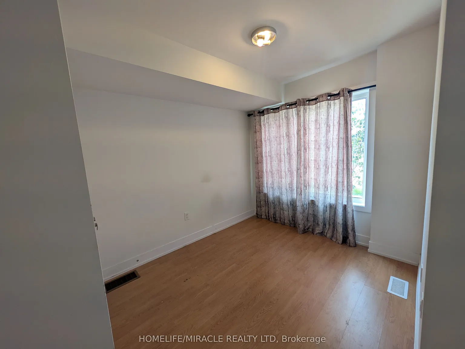4 bed, $3,800 — Photo 4