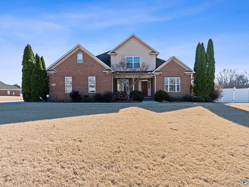 1st image of 261 Dove Hollow Dr