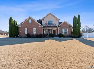 261 Dove Hollow Dr, Meridianville, AL 35759