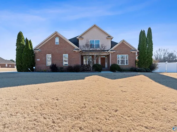 261 Dove Hollow Dr, Meridianville, AL 35759