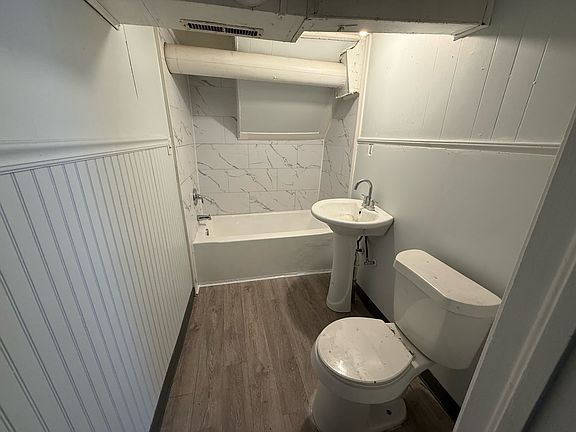 3rd image of 521 Columbus Ave NW #1